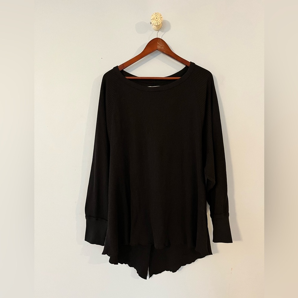 FREE PEOPLE LONG SLEEVE CREW NECK THERMAL TUNIC SHIRT. SIZE MEDIUM